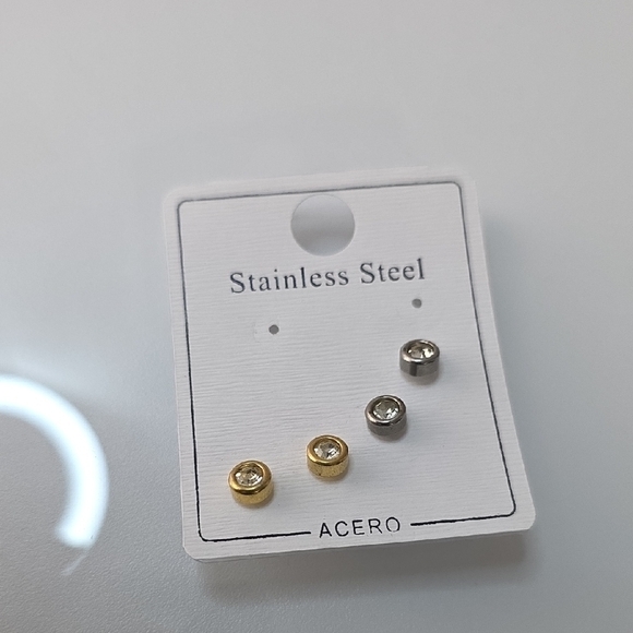 Acer‎ Silver and Gold Stud Earrings - Picture 6 of 6